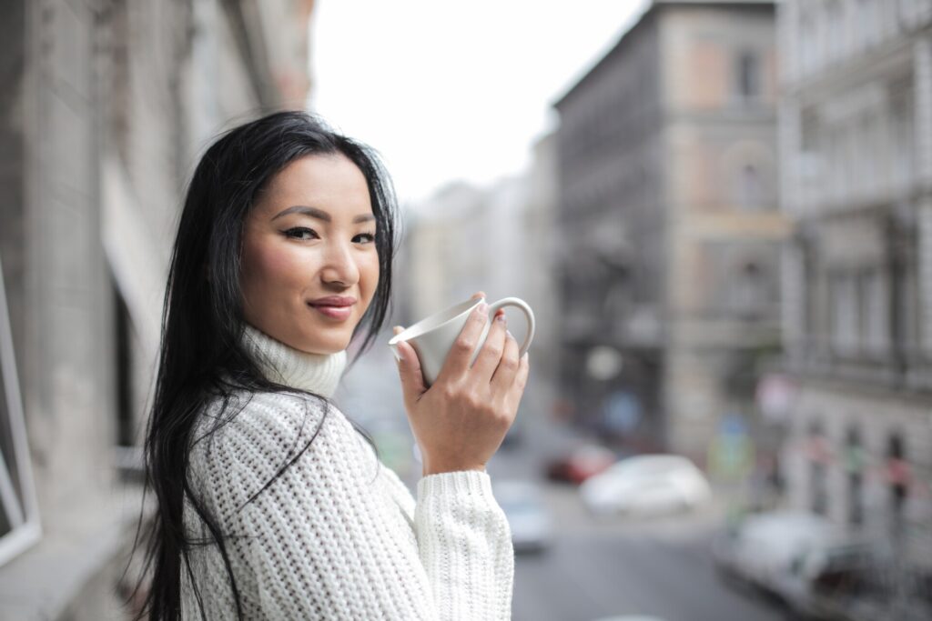How To Flirt and Date With A Korean Girl At A Bookstore